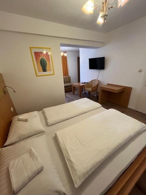 City Hotel Post 14 Braunau am Inn Kültér fotó